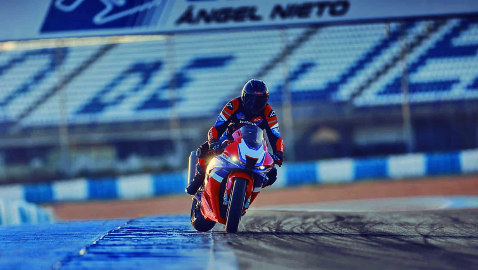 Cbr1000rr R Fireblade Sp Galeria De Imagem 52 - 52 de 55