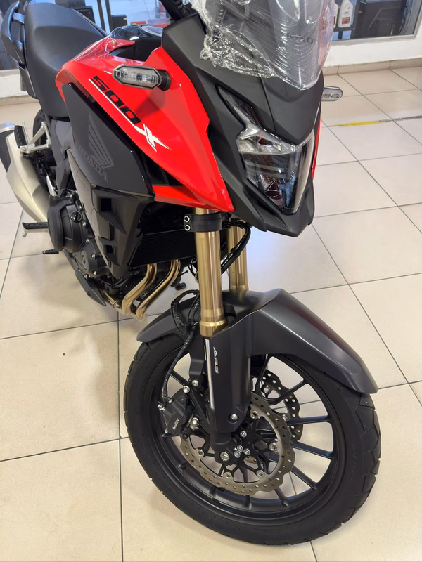 HONDA-CB-500-X-2024-VERMELHA-SEMINOVA-FRENTE