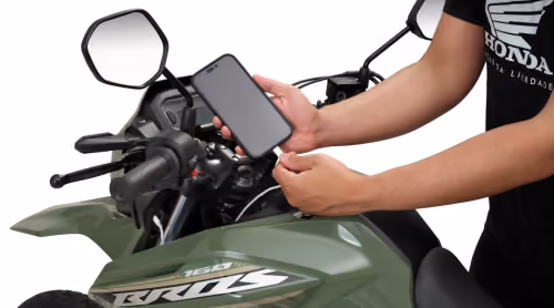Honda NXR160 Bros 26/27 - Vantagens - Entrada USB-C